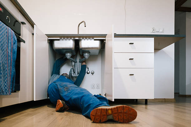Professional Pipe Repair technician working in Hubbard, OR